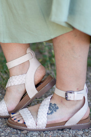 Sylvie Sandal~ Very G