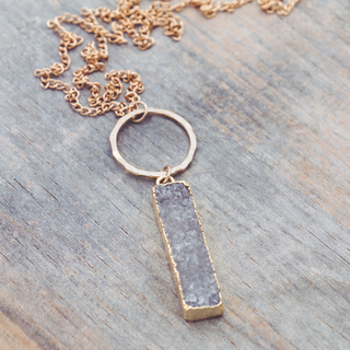 Janaka necklace-white