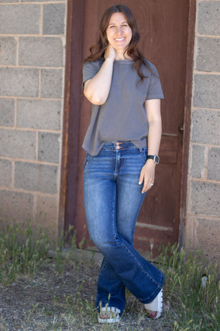 Corrin Exposed Seam Top- Charcoal