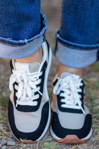 Joel Sneaker~ Very G