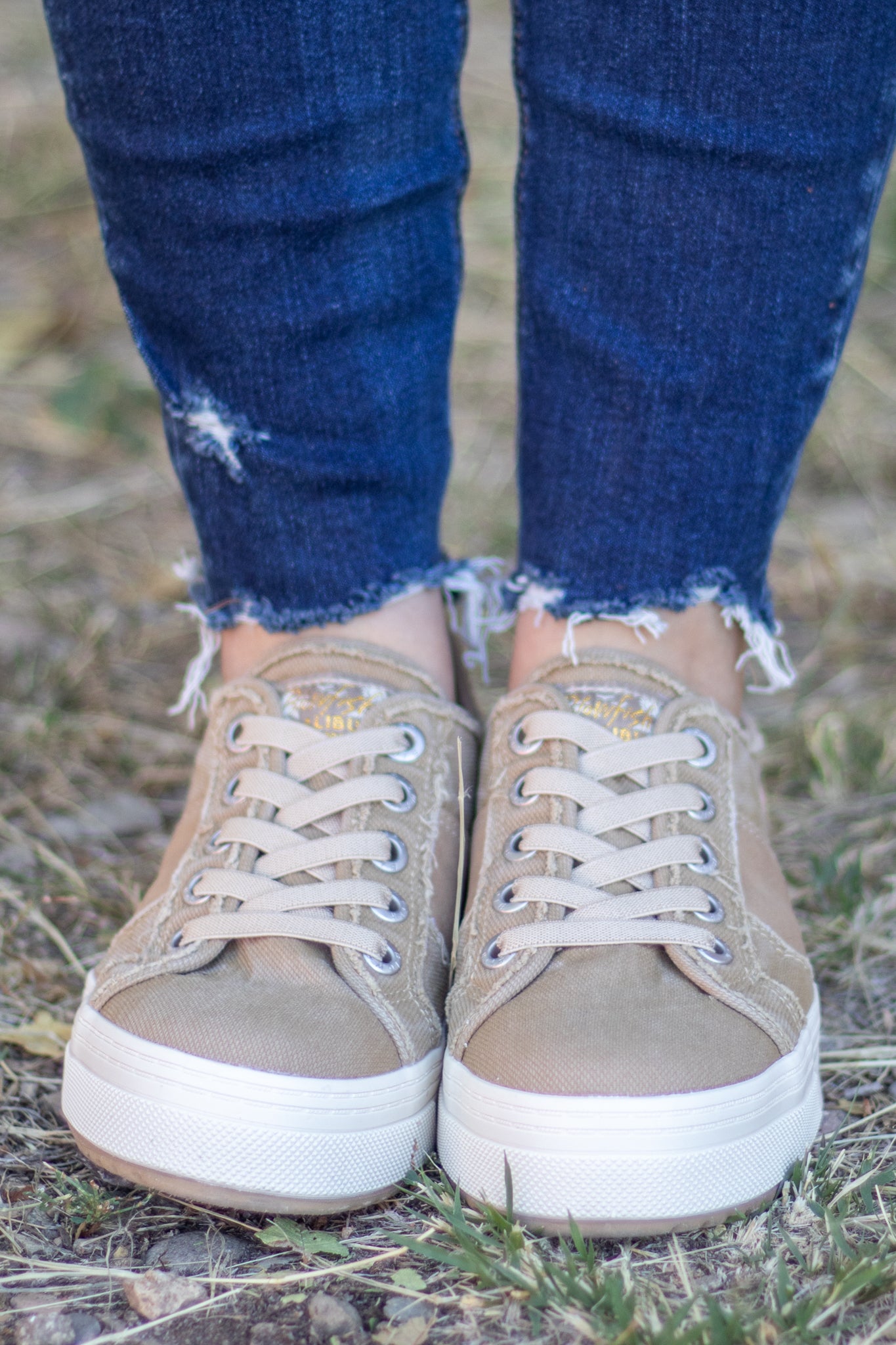 Super Smile Sneaker~ Blowfish – Love on a Hanger