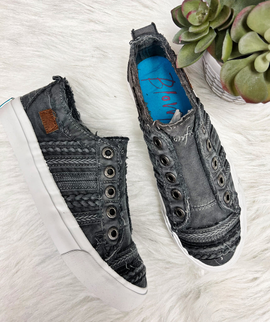 Parlane Sneaker- Graphite~ Blowfish